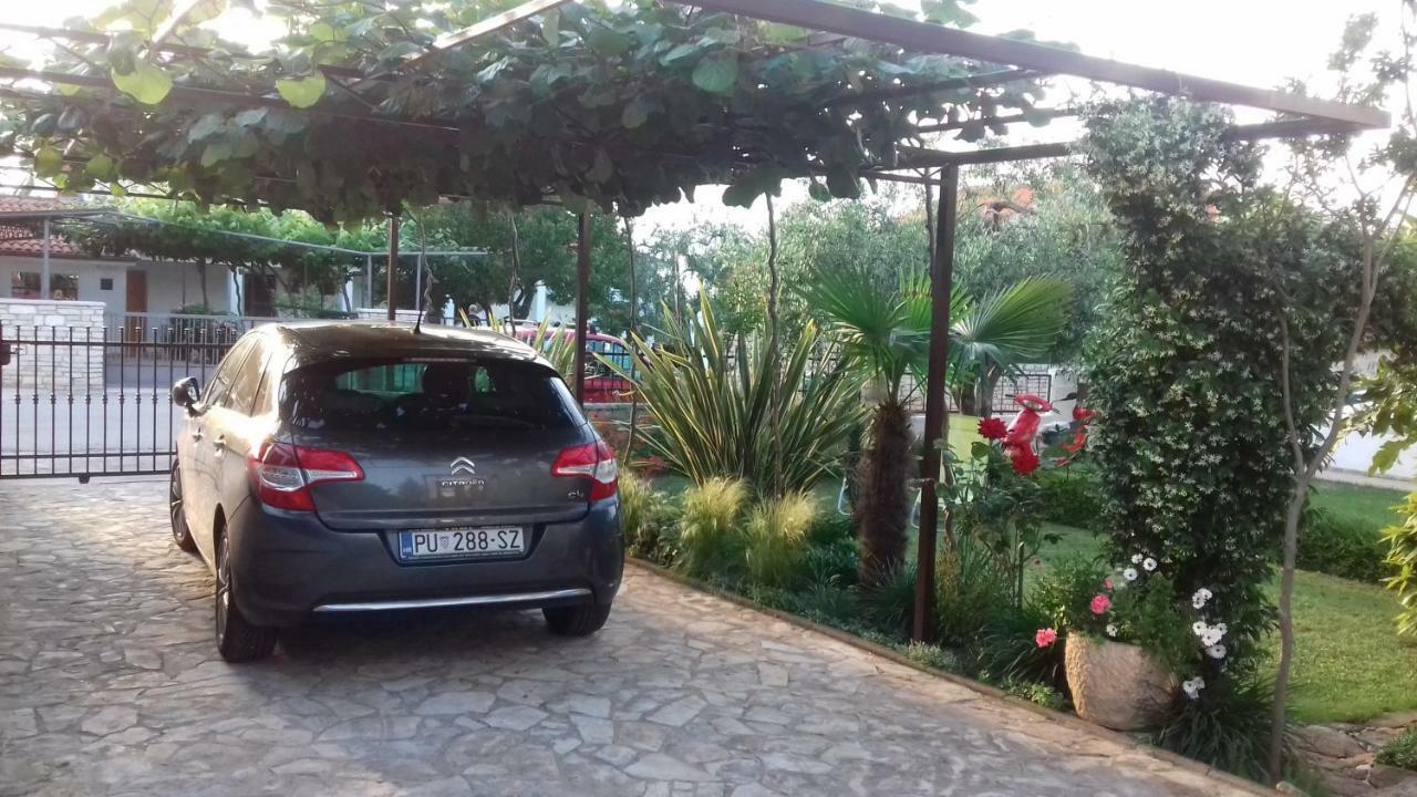 Apartment Marijana Porec Exterior photo